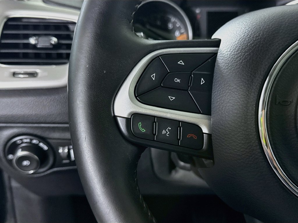 Used 2018 Jeep Compass Latitude AWD/4WD image 21