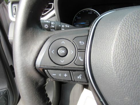 Used 2022 Toyota RAV4 XLE Premium AWD/4WD image 23