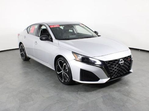 Certified 2024 Nissan Altima 2.5 SR image 14