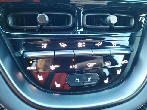 Used 2023 Aston Martin DBX 707 image 28