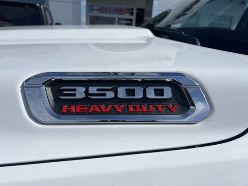 Used 2020 RAM 3500 Tradesman w/ Chrome Appearance Group image 7