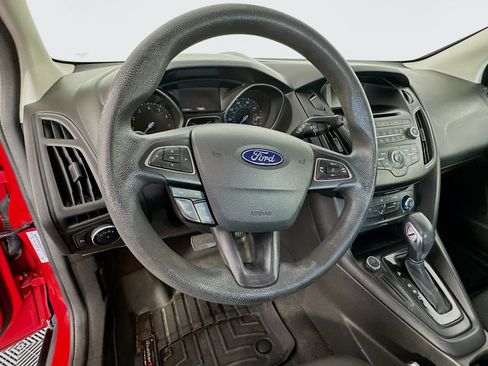 Used 2017 Ford Focus SE FWD image 11