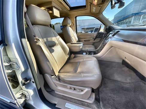 Used 2012 Cadillac Escalade EXT Premium image 27