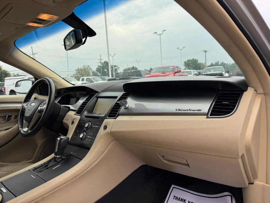 Used 2015 Ford Taurus SEL w/ Equipment Group 201A AWD/4WD image 19