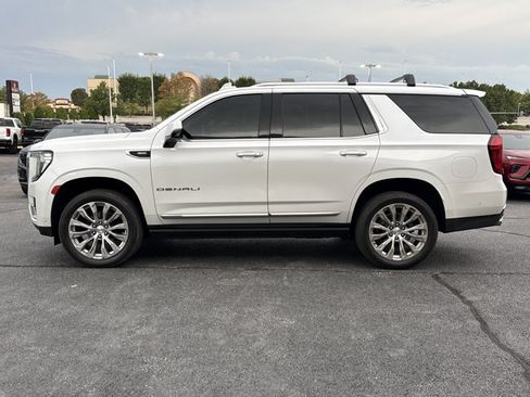 Used 2024 GMC Yukon Denali w/ Advanced Technology Package AWD/4WD image 3