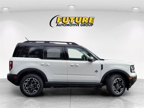 New 2025 Ford Bronco Sport Outer Banks image 2