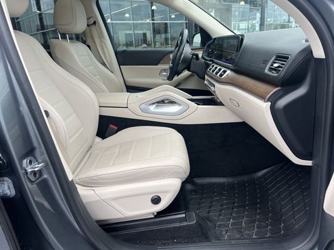 Certified 2023 Mercedes-Benz GLS 450 4MATIC image 34