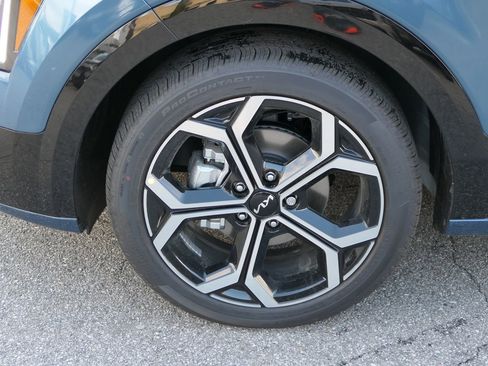 New 2025 Kia Niro EX Touring image 9