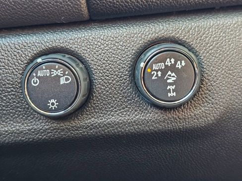 Used 2019 Chevrolet Colorado ZR2 image 38