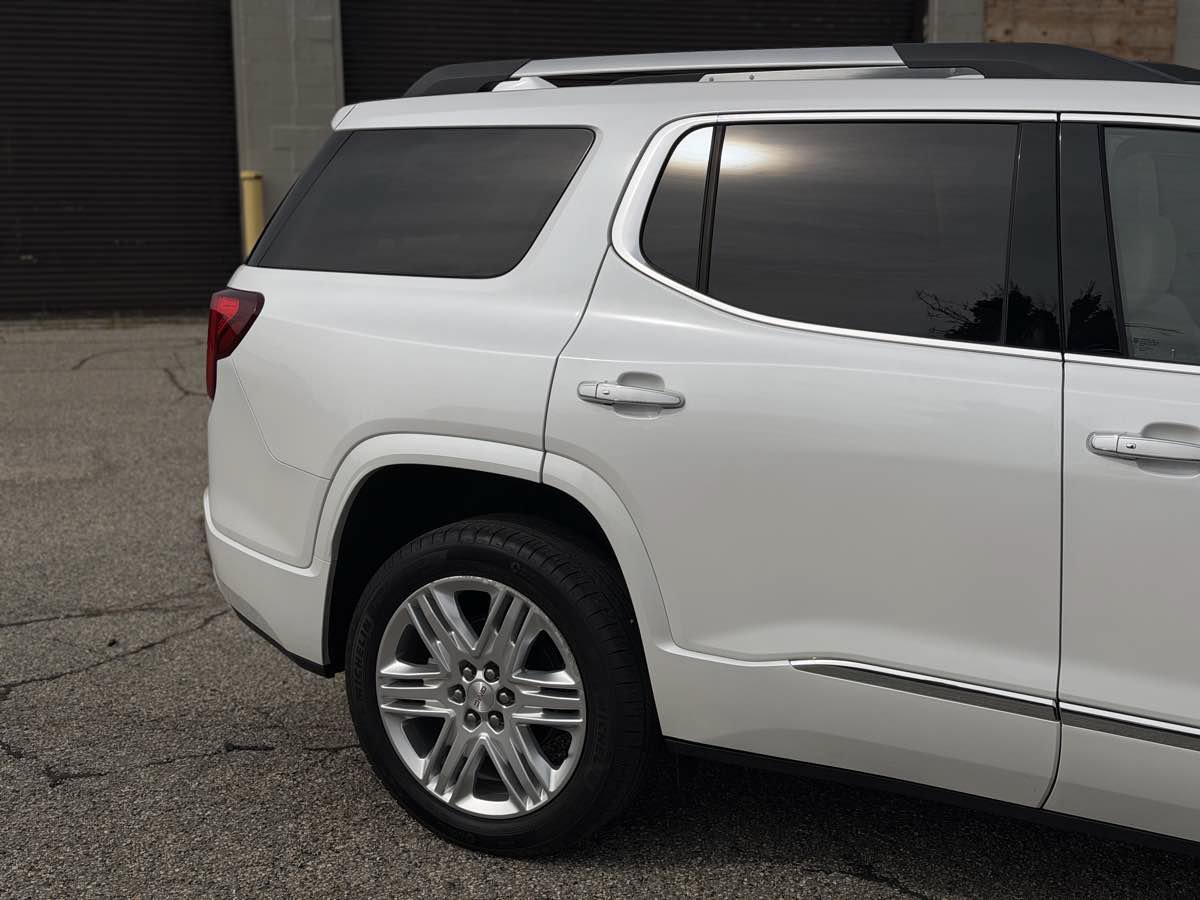 Used 2022 GMC Acadia Denali w/ Denali Ultimate Package AWD/4WD image 3