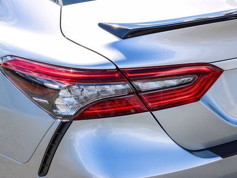 Used 2021 Toyota Camry XSE image 7