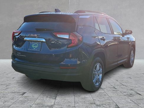 Used 2023 GMC Terrain SLE w/ Driver Convenience Package FWD image 4