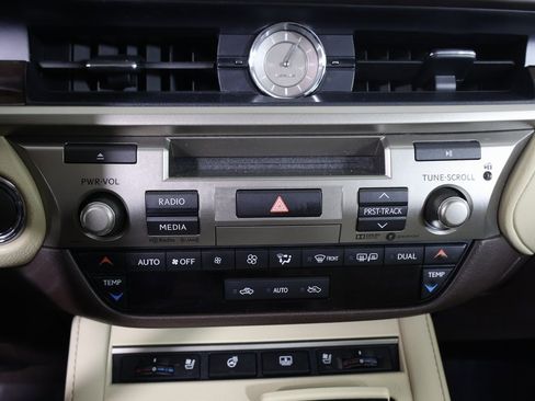 Used 2017 Lexus ES 350 image 6