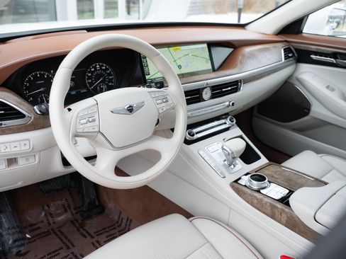 Used 2020 Genesis G90 3.3T Premium image 11