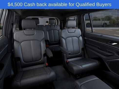 New 2026 Jeep Grand Cherokee L Limited w/ Luxury Tech Group II AWD/4WD image 16