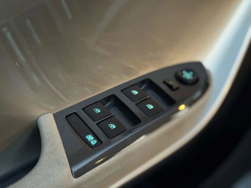 Used 2011 Chevrolet Volt Premium w/ Premium Trim Package image 12