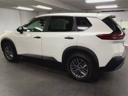 Used 2023 Nissan Rogue S image 6