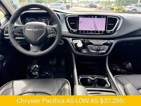 Used 2026 Chrysler Pacifica Limited w/ S Appearance Package FWD image 11