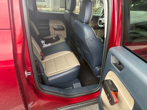 Used 2025 Ford Maverick Lariat AWD/4WD image 6