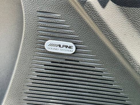 Used 2015 Dodge Challenger R/T Plus RWD image 17