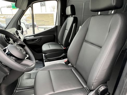 New 2025 Mercedes-Benz Sprinter 2500 image 17