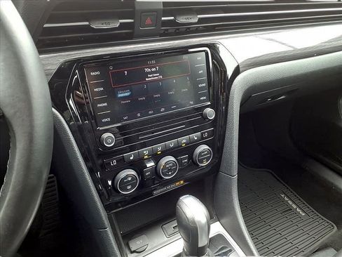 Certified 2021 Volkswagen Passat 2.0T R-Line image 18