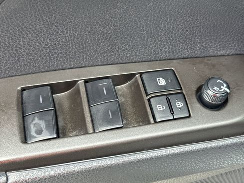 Used 2023 Toyota Camry SE image 15