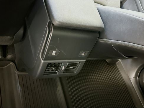 Used 2024 Toyota bZ4X XLE w/ Weather Package image 29