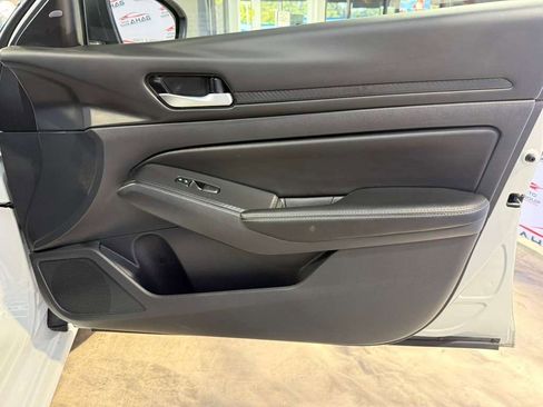 Used 2025 Nissan Altima 2.5 SV image 56