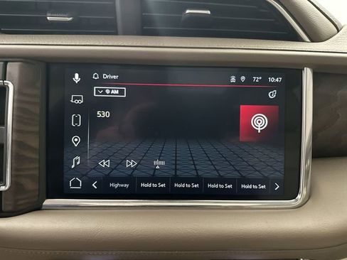 Used 2023 GMC Yukon XL Denali image 16