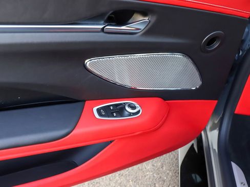 Used 2025 Aston Martin V8 Vantage Coupe image 48