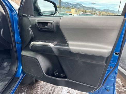 Used 2016 Toyota Tacoma SR5 image 19