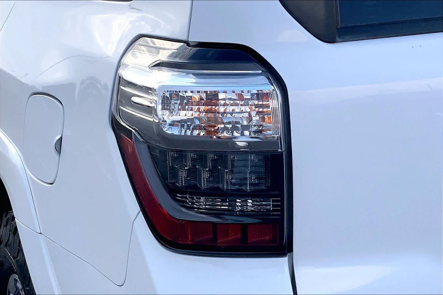 Used 2016 Toyota 4Runner Trail AWD/4WD image 29
