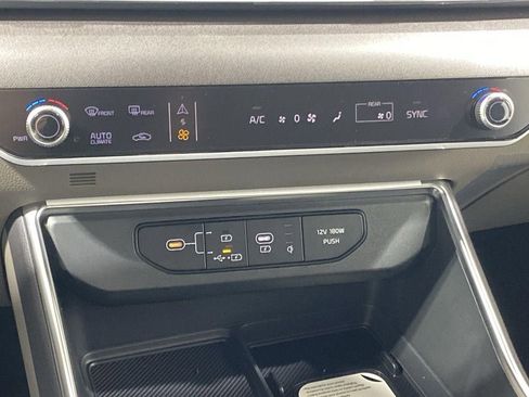 New 2026 Kia Carnival EX FWD image 17