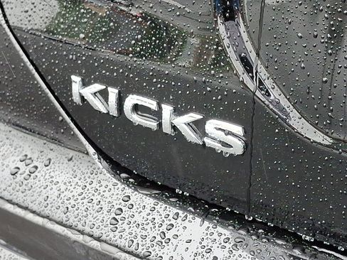 New 2025 Nissan Kicks Play S image 5