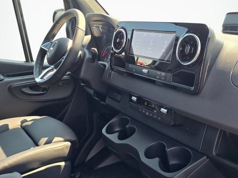 New 2026 Mercedes-Benz Sprinter 2500 image 24