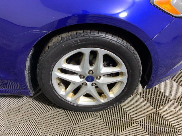 Used 2015 Ford Fusion SE FWD image 13
