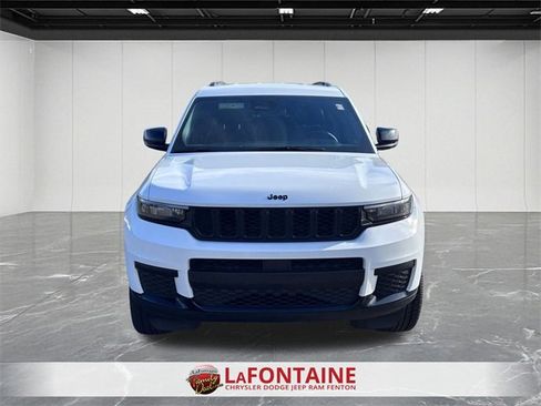 Certified 2023 Jeep Grand Cherokee L Laredo image 8