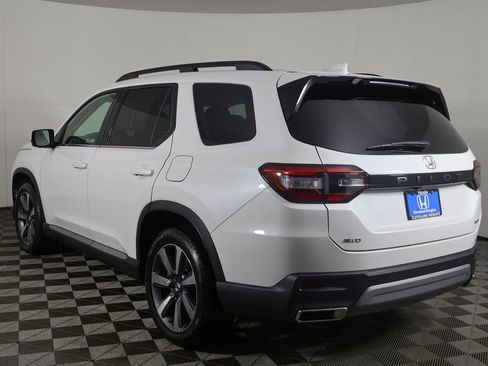 Used 2025 Honda Pilot Elite image 13