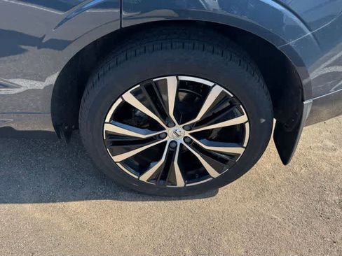 Used 2024 Volvo XC60 B5 Plus w/ Protection Package Premier AWD/4WD image 11