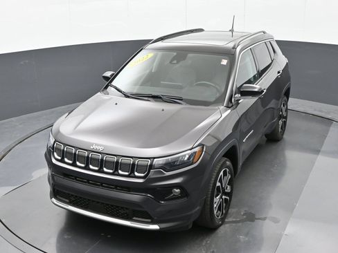 Used 2022 Jeep Compass Limited w/ Sun and Sound Group AWD/4WD image 36