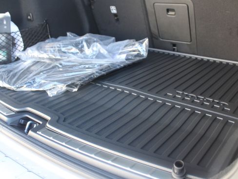 New 2026 Volvo XC60 T8 Plus w/ Protection Package Premier image 47