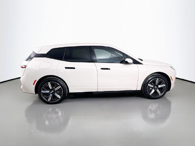 Used 2026 BMW iX xDrive45 AWD/4WD image 8