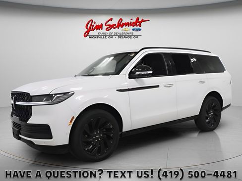 Used 2025 Lincoln Navigator Reserve w/ Jet Appearance Package AWD/4WD image 1