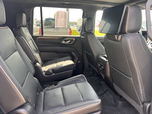 Used 2021 Chevrolet Suburban Premier AWD/4WD image 20