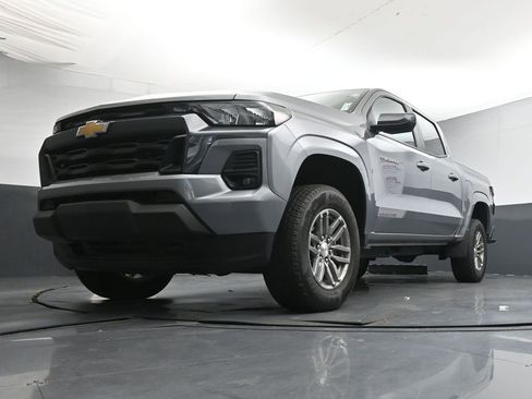 Used 2023 Chevrolet Colorado LT w/ LT Convenience Package II AWD/4WD image 34