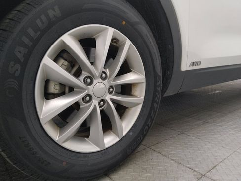 Used 2017 Kia Sorento AWD w/ LX Convenience Package image 31