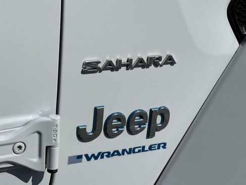 Used 2024 Jeep Wrangler Unlimited Sahara AWD/4WD image 23