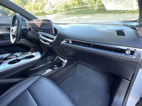 Certified 2024 Cadillac Lyriq Tech RWD image 33