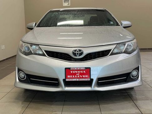 Used 2013 Toyota Camry SE w/ Leather Pkg FWD image 6